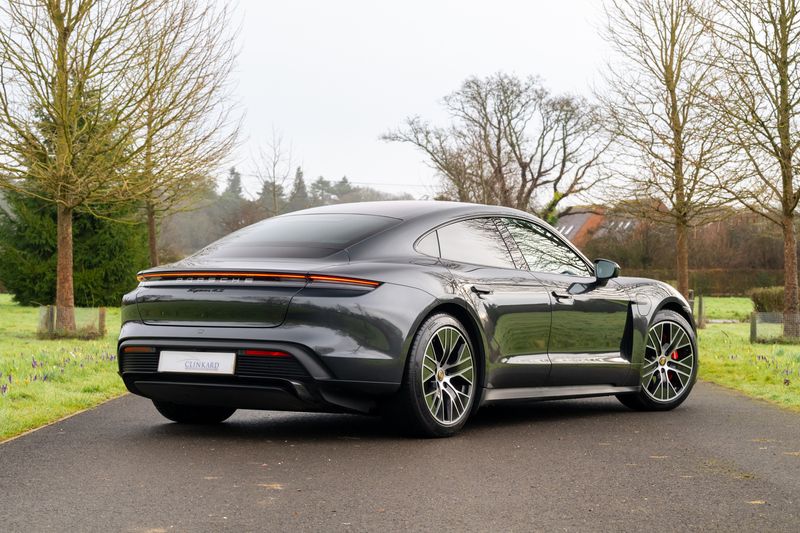 Porsche Taycan 4S Performance Plus ( VAT Qualifying )