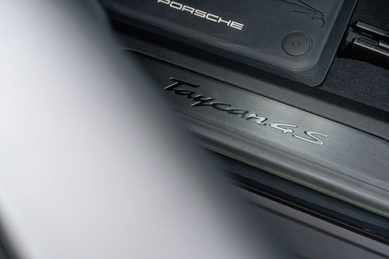 Porsche Taycan 4S Performance Plus ( VAT Qualifying )