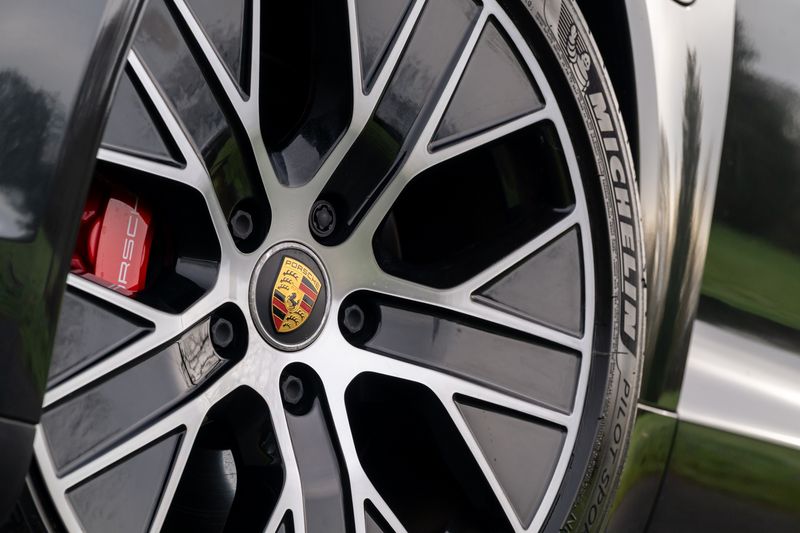 Porsche Taycan 4S Performance Plus ( VAT Qualifying )