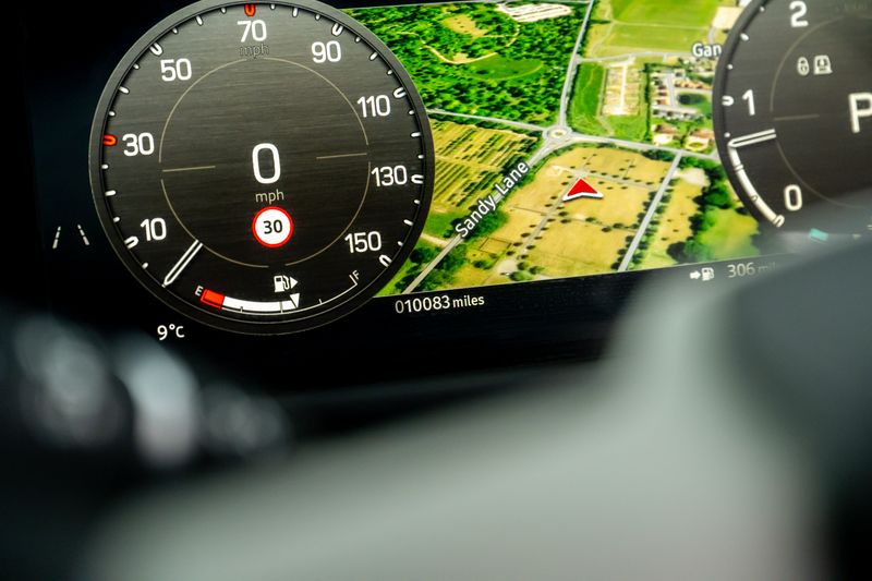 Land Rover Defender 110 D300 X-Dynamic SE 'Full URBAN Kit'