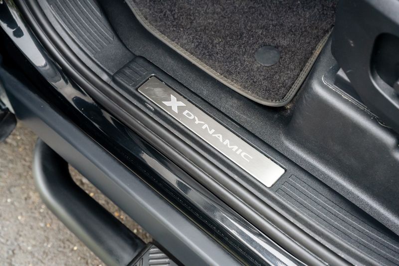 Land Rover Defender 110 D300 X-Dynamic SE 'Full URBAN Kit'