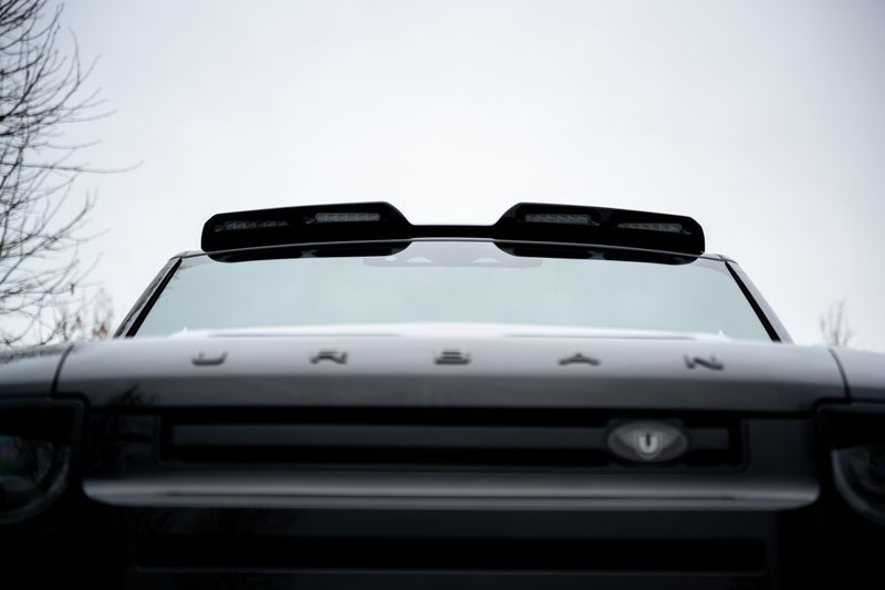 Land Rover Defender 110 D300 X-Dynamic SE 'Full URBAN Kit'