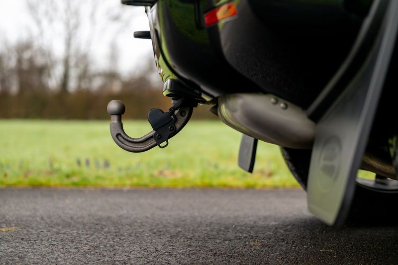 Land Rover Defender 110 D300 X-Dynamic SE 'Full URBAN Kit'