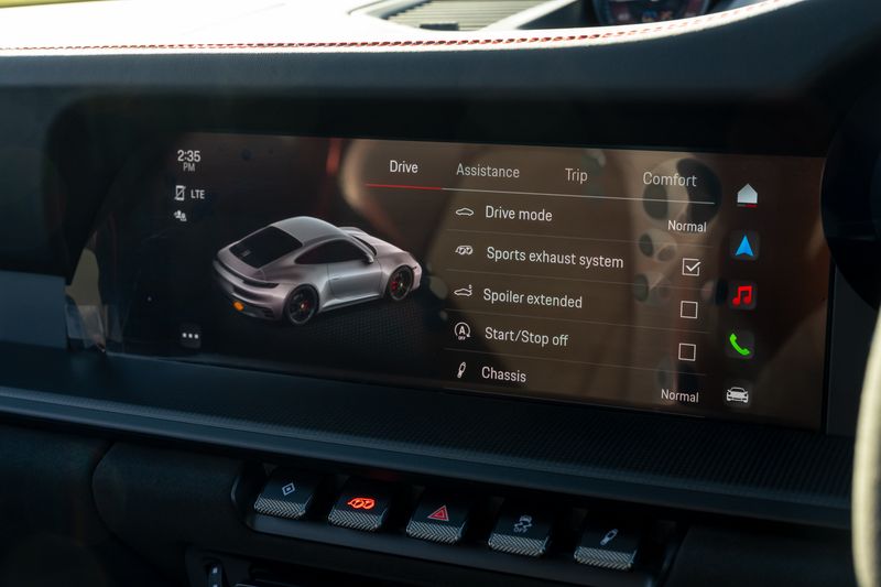 Porsche 911 (992) Carrera 4 GTS PDK