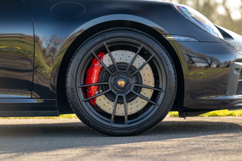 Porsche 911 (992) Carrera 4 GTS PDK