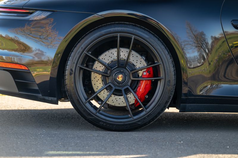 Porsche 911 (992) Carrera 4 GTS PDK