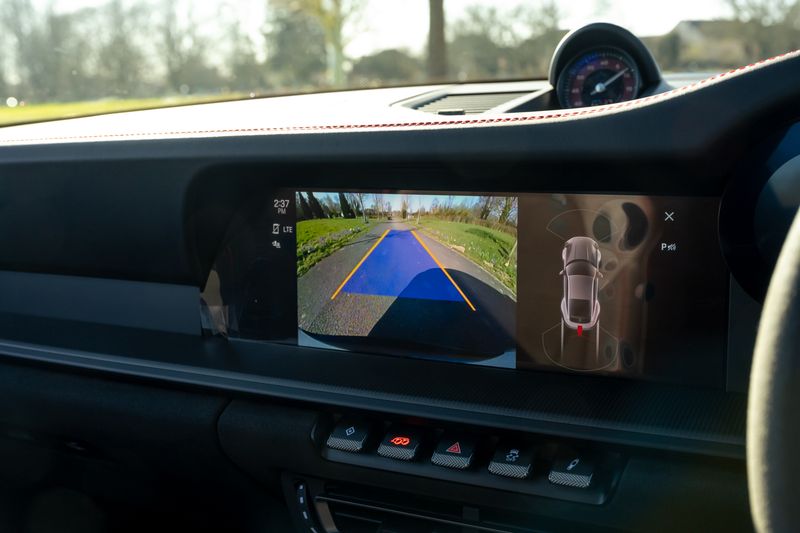 Porsche 911 (992) Carrera 4 GTS PDK