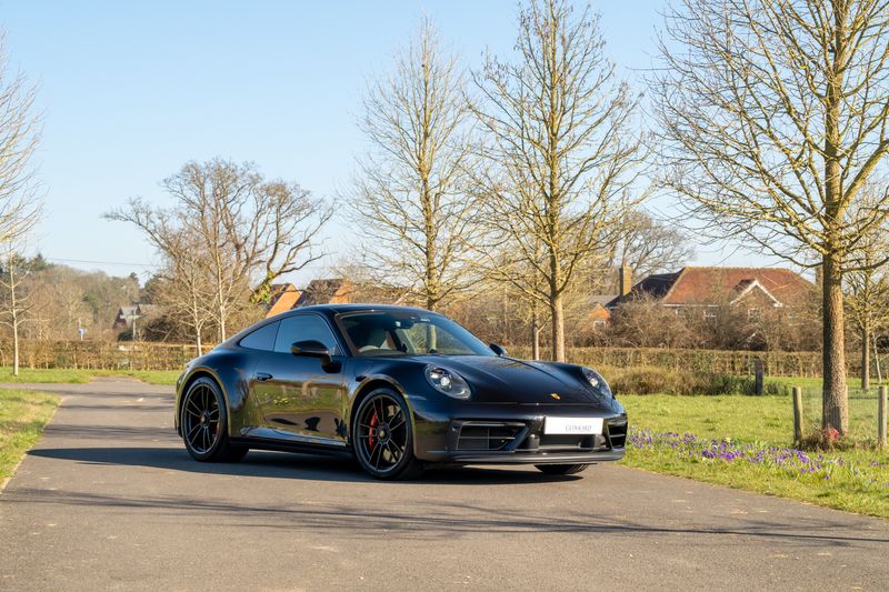 Porsche 911 (992) Carrera 4 GTS PDK