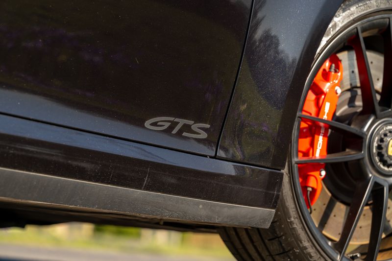 Porsche 911 (992) Carrera 4 GTS PDK