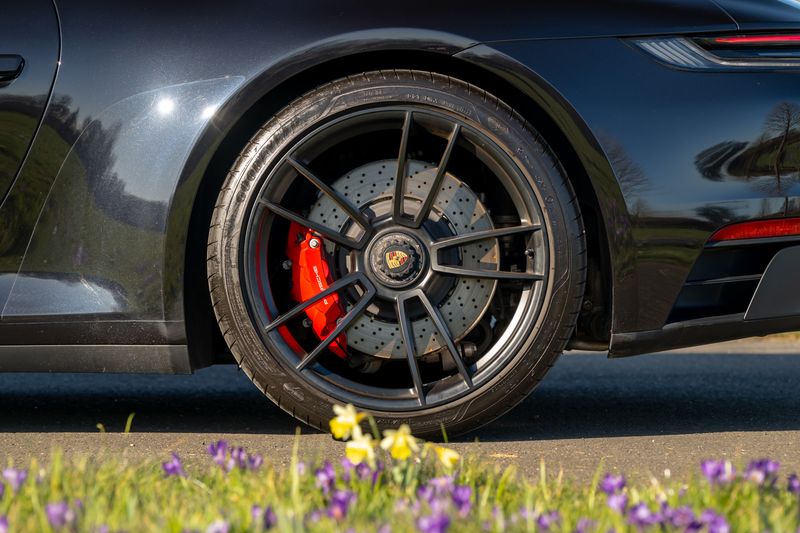 Porsche 911 (992) Carrera 4 GTS PDK