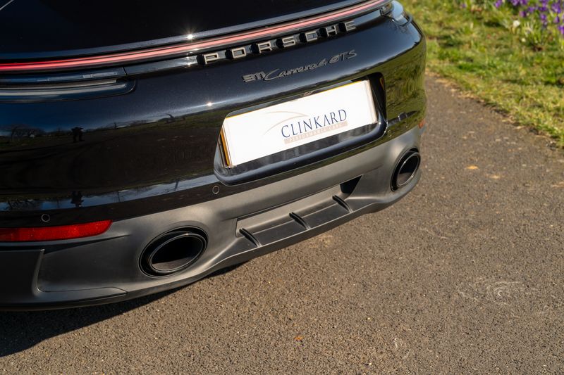 Porsche 911 (992) Carrera 4 GTS PDK