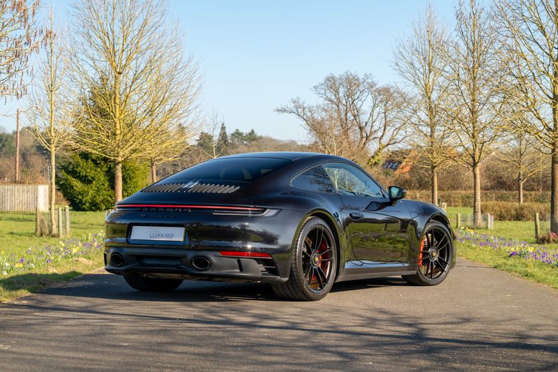 Porsche 911 (992) Carrera 4 GTS PDK