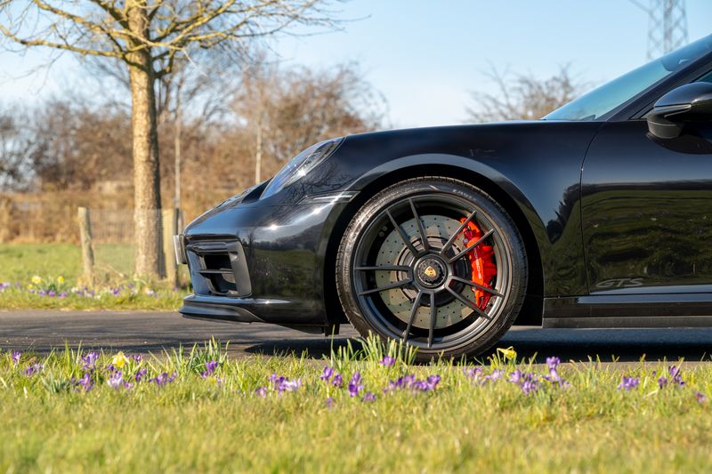 Porsche 911 (992) Carrera 4 GTS PDK