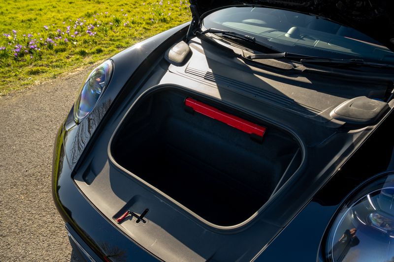 Porsche 911 (992) Carrera 4 GTS PDK