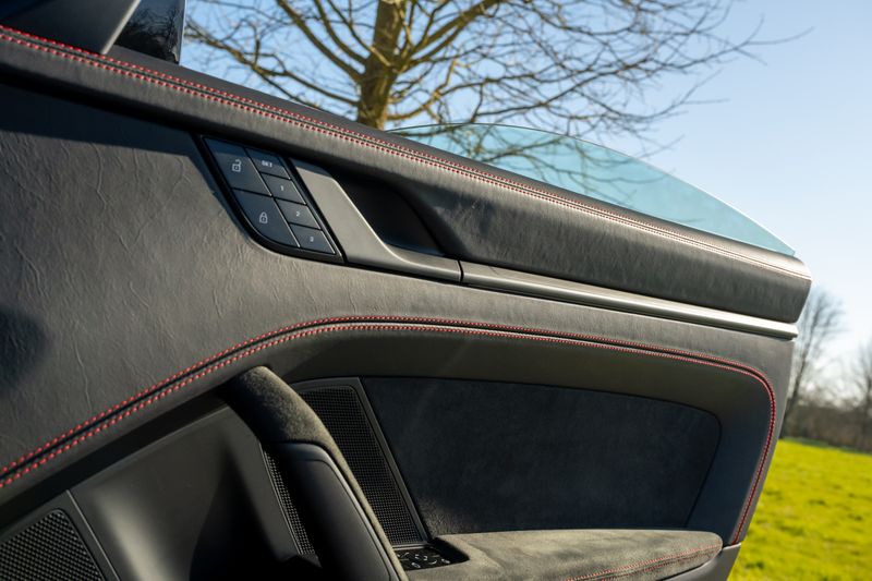 Porsche 911 (992) Carrera 4 GTS PDK