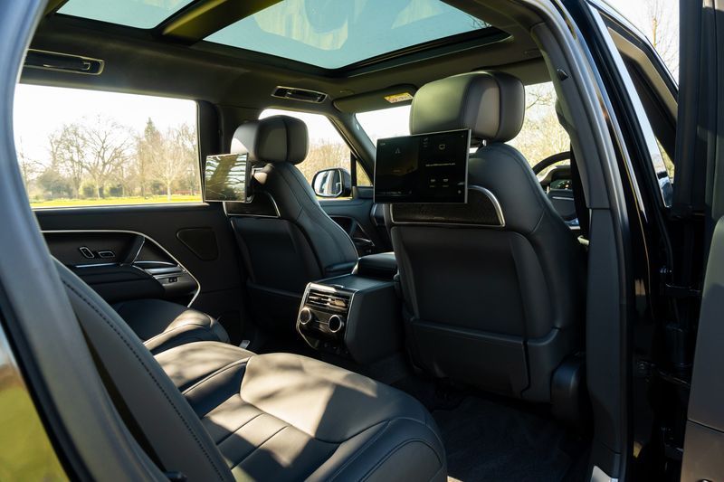 Range Rover D350 Autobiography Long Wheelbase (VAT Q)