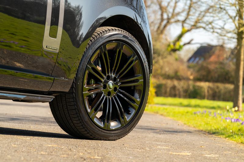 Range Rover D350 Autobiography Long Wheelbase (VAT Q)