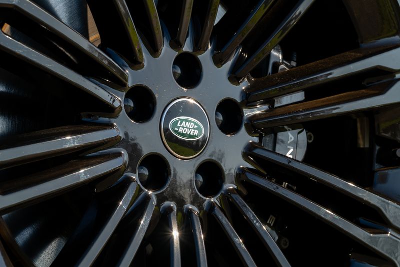 Range Rover D350 Autobiography Long Wheelbase (VAT Q)