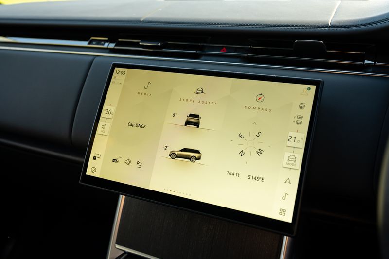 Range Rover D350 Autobiography Long Wheelbase (VAT Q)