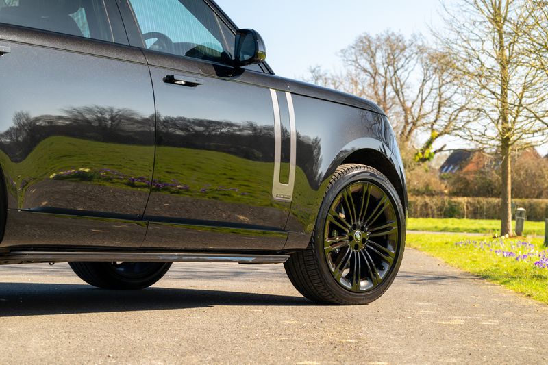 Range Rover D350 Autobiography Long Wheelbase (VAT Q)
