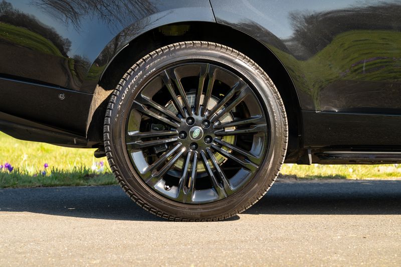 Range Rover D350 Autobiography Long Wheelbase (VAT Q)