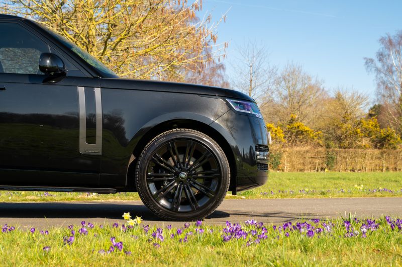 Range Rover D350 Autobiography Long Wheelbase (VAT Q)