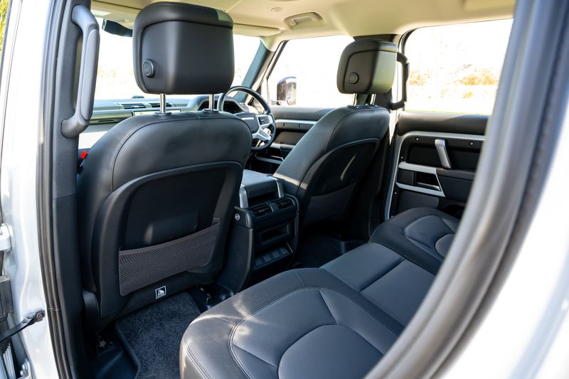 Land Rover Defender 110 D300 X-Dynamic HSE 'URBAN Kit '