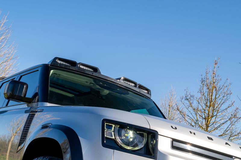 Land Rover Defender 110 D300 X-Dynamic HSE 'URBAN Kit '