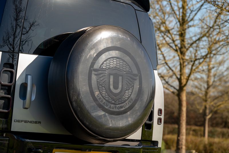 Land Rover Defender 110 D300 X-Dynamic HSE 'URBAN Kit '