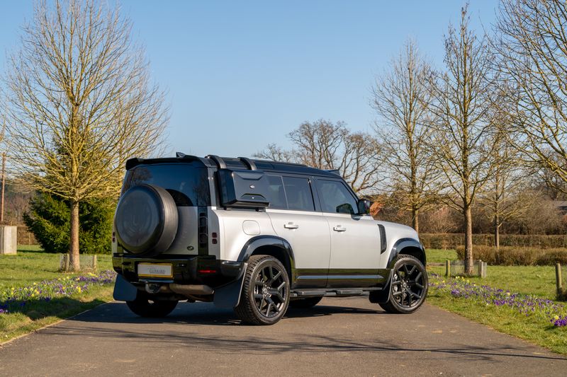 Land Rover Defender 110 D300 X-Dynamic HSE 'URBAN Kit '