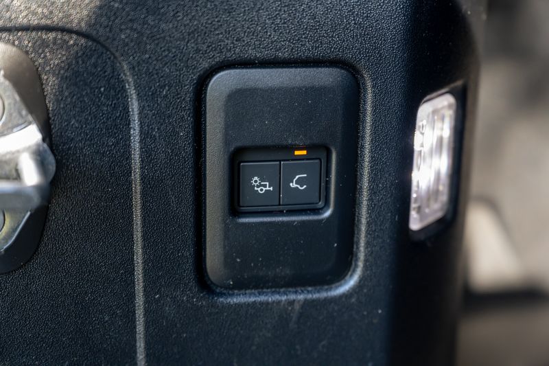 Land Rover Defender 110 D300 X-Dynamic HSE 'URBAN Kit '