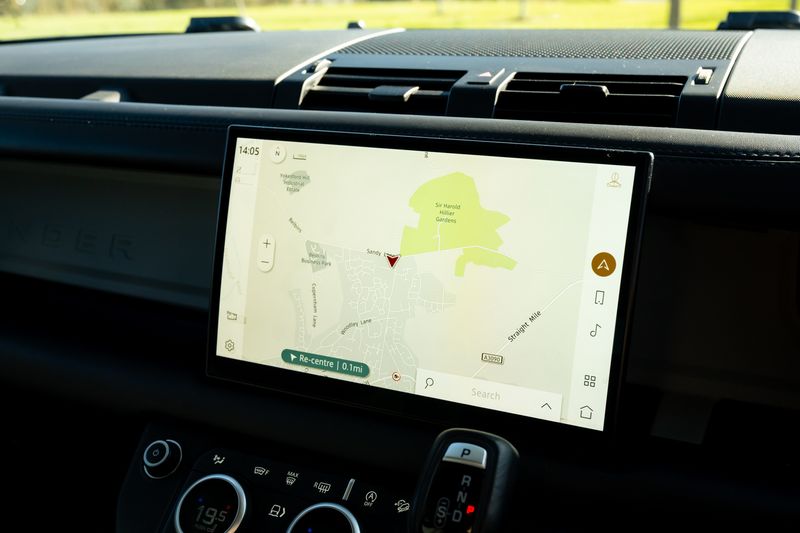 Land Rover Defender 110 D300 X-Dynamic HSE 'URBAN Kit '