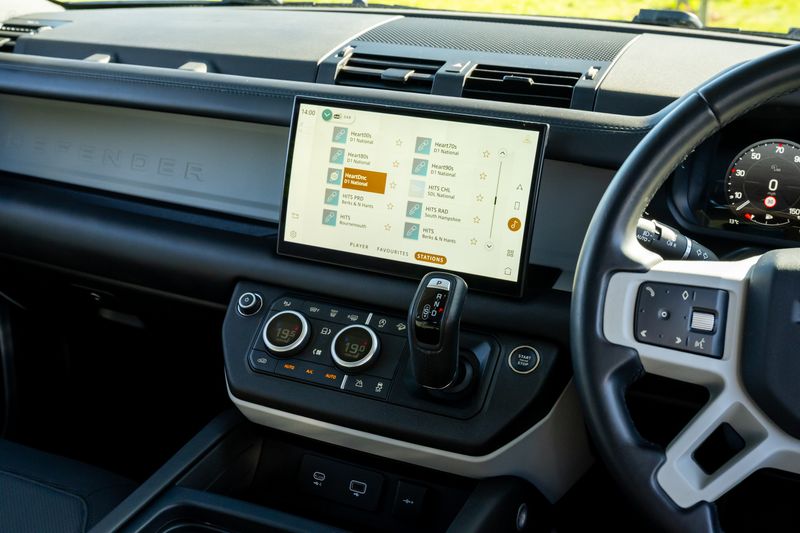 Land Rover Defender 110 D300 X-Dynamic HSE 'URBAN Kit '