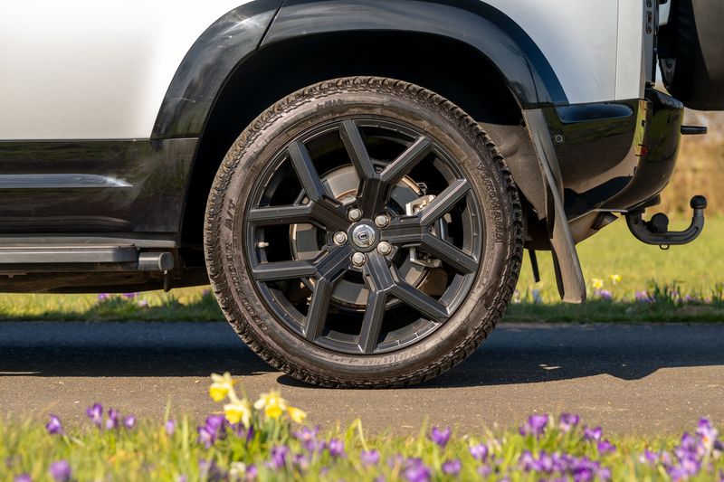 Land Rover Defender 110 D300 X-Dynamic HSE 'URBAN Kit '