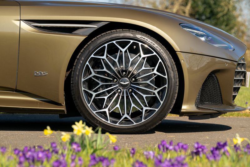 Aston Martin DBS V12 Superleggera OHMSS 1-50