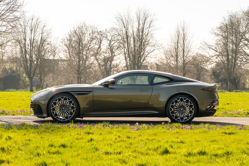 Aston Martin DBS V12 Superleggera OHMSS 1-50