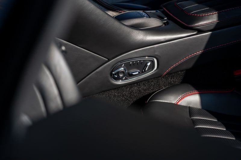 Aston Martin DBS V12 Superleggera OHMSS 1-50