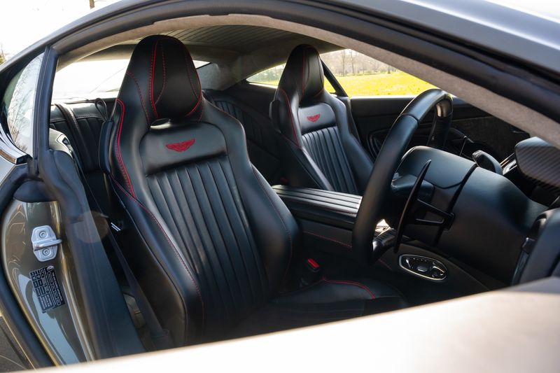 Aston Martin DBS V12 Superleggera OHMSS 1-50