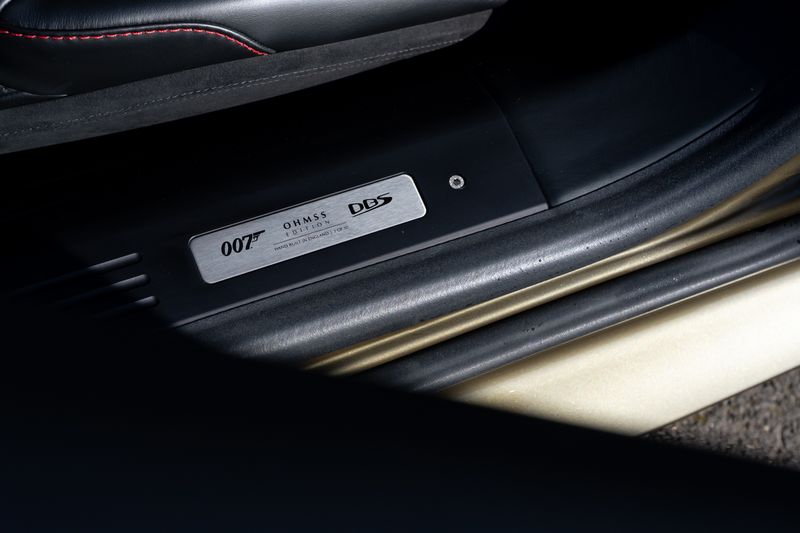 Aston Martin DBS V12 Superleggera OHMSS 1-50