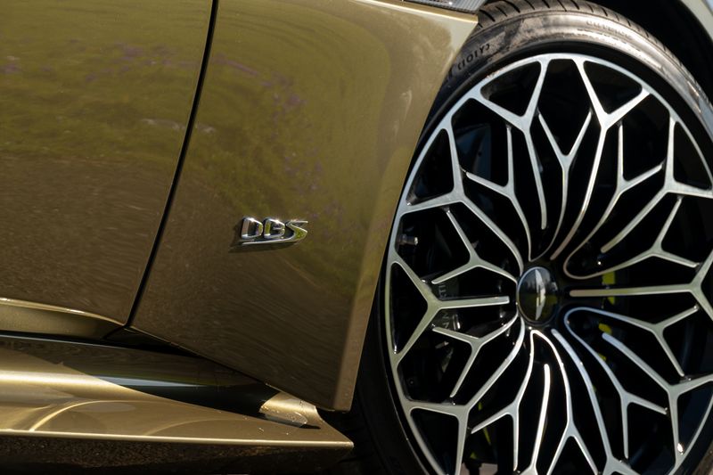 Aston Martin DBS V12 Superleggera OHMSS 1-50