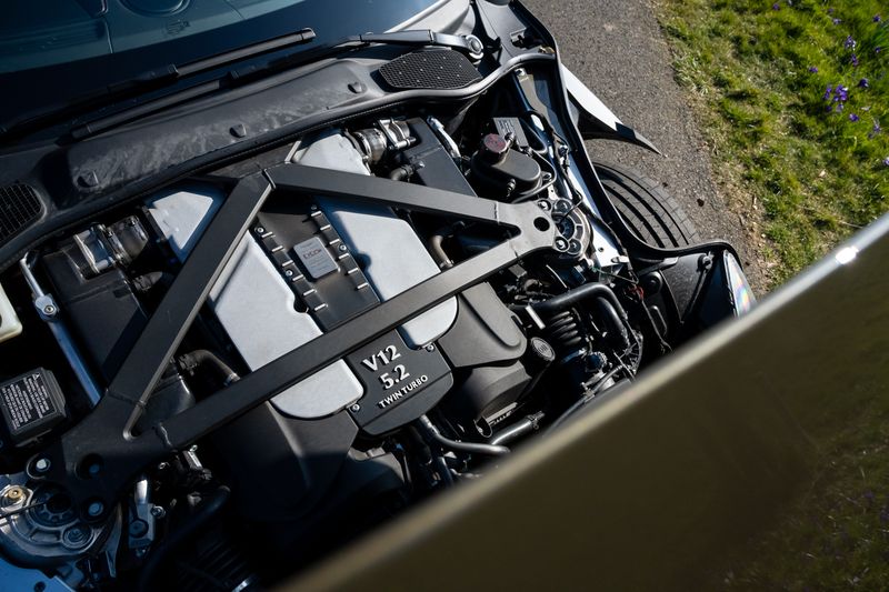 Aston Martin DBS V12 Superleggera OHMSS 1-50