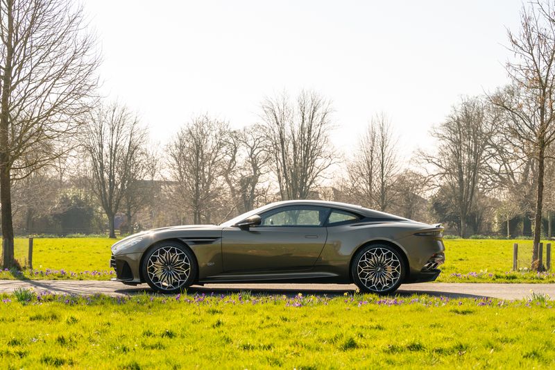 Aston Martin DBS V12 Superleggera OHMSS 1-50