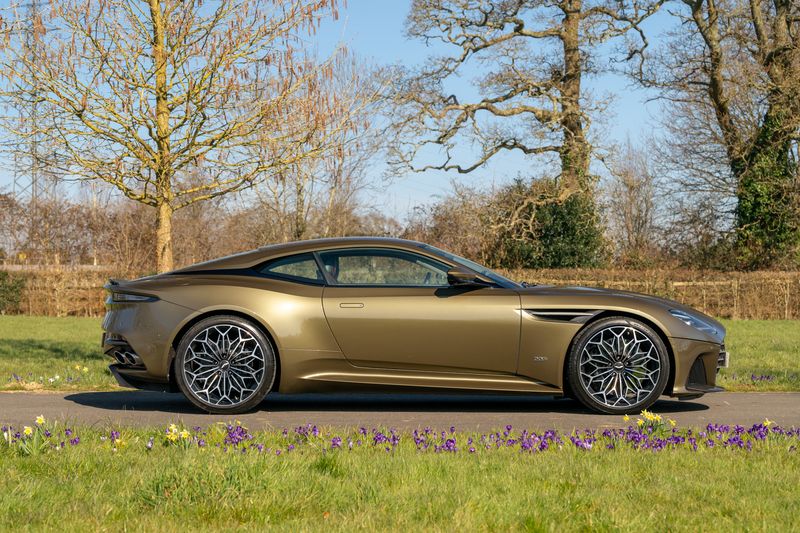 Aston Martin DBS V12 Superleggera OHMSS 1-50