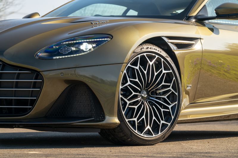 Aston Martin DBS V12 Superleggera OHMSS 1-50