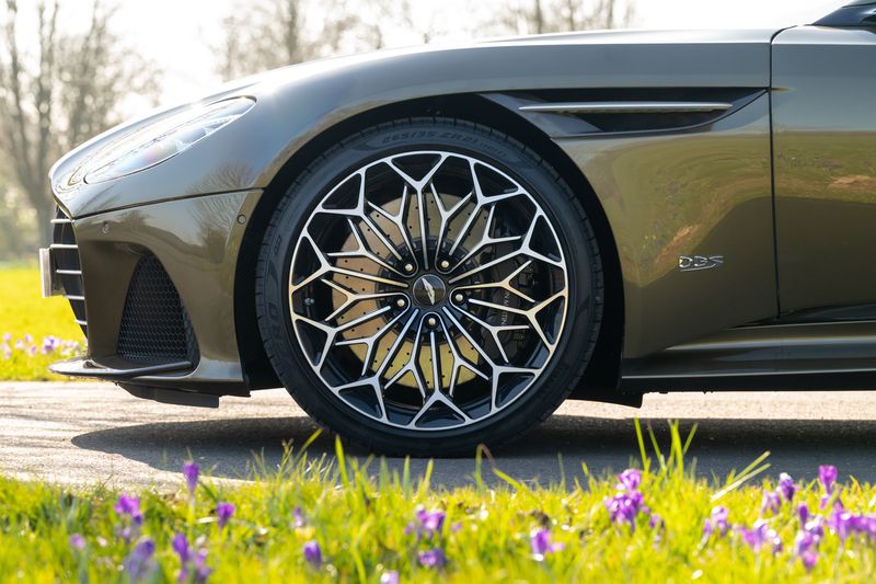 Aston Martin DBS V12 Superleggera OHMSS 1-50