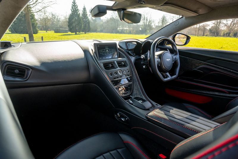 Aston Martin DBS V12 Superleggera OHMSS 1-50