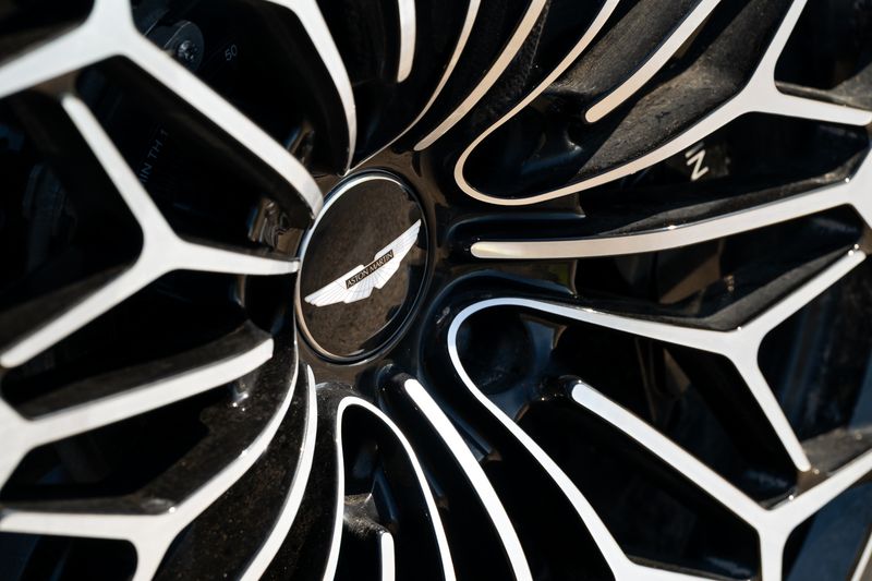 Aston Martin DBS V12 Superleggera OHMSS 1-50