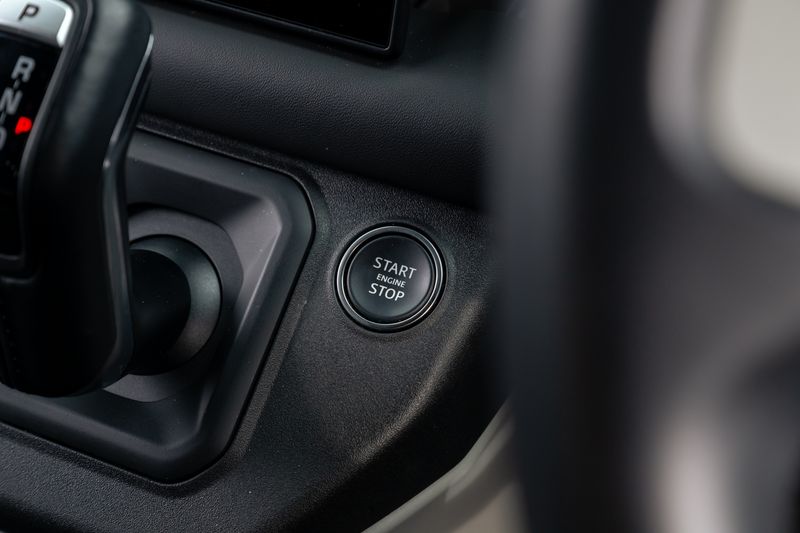 Defender 110 D300 X-Dynamic HSE Hard Top Commercial (Urban Seat Conversion)