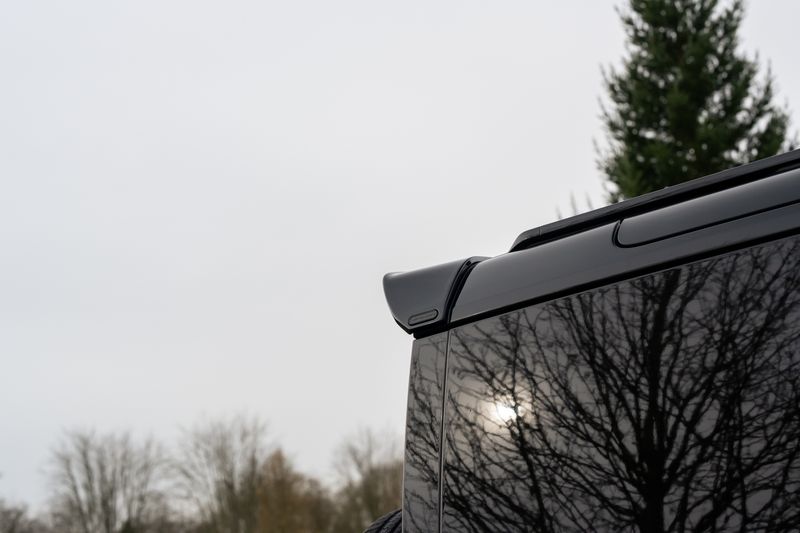 Defender 110 D300 X-Dynamic HSE Hard Top Commercial (Urban Seat Conversion)