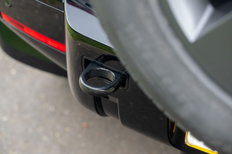 Defender 110 D300 X-Dynamic HSE Hard Top Commercial (Urban Seat Conversion)